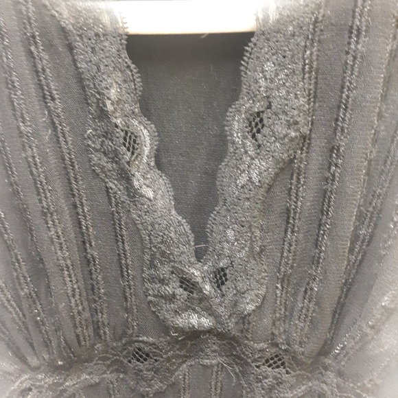 Lace, form fitting BeBe top - Picture 2 of 3